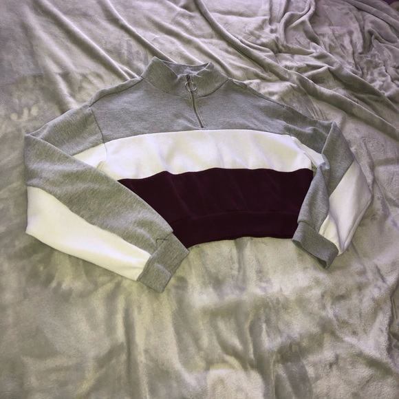 Cropped Sweater - Picture 2 of 5